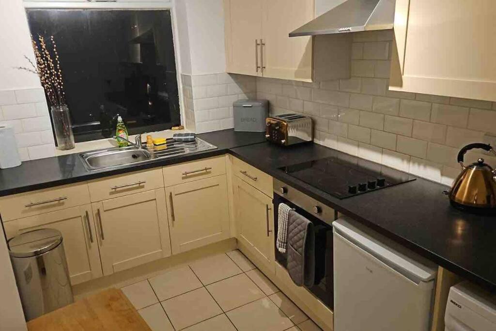 Period Sea View Flat In Hastings Apartment Bagian luar foto