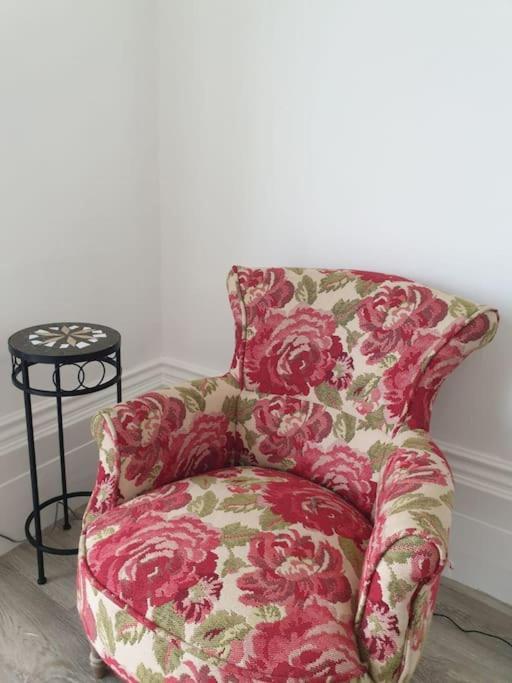 Period Sea View Flat In Hastings Apartment Bagian luar foto